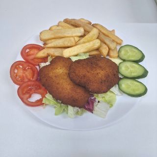 Snitel de pui cu cartofi pai si salata