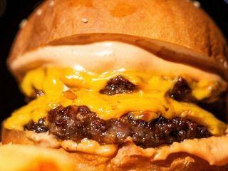 Double cheese burger (300/120/50г)