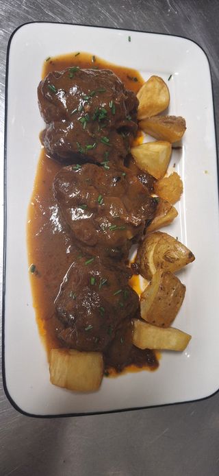 Rabo de toro de lidia (ración)