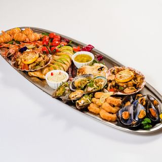 Platou cu fructe de mare (4 persoane)