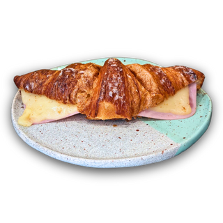 Croissant relleno de jamón y queso