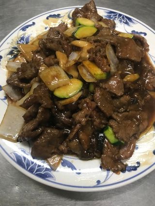 43. Ternera Con Salsa De Ostras