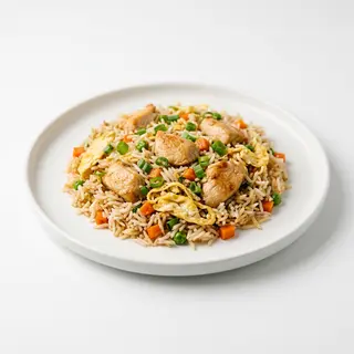 Arroz Frito Con Huevo Y Pollo