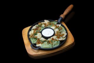 Сковорідка з трьох видів вареників