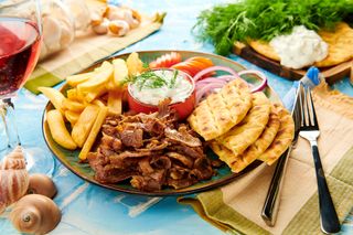 Gyros de pui la farfurie