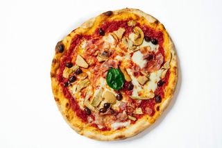 Capricciosa dop + bevanda a scelta