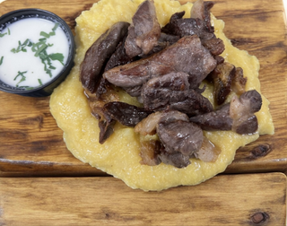 Pastrama de oaie la gratar/ tigaie