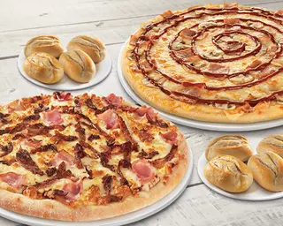 Pizzas Familiar com 5 Ingredientes mais 4 Pães de Alho Simples