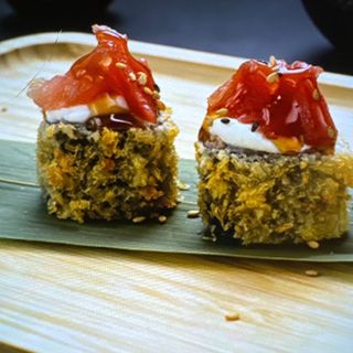 38. Maki Frito Atún (8 Pzs.)