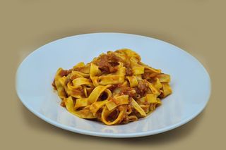 Tagliatelle al ragu bolognese*