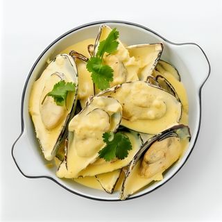 МИДИИ В СЛИВОЧНОМ СОУСЕ