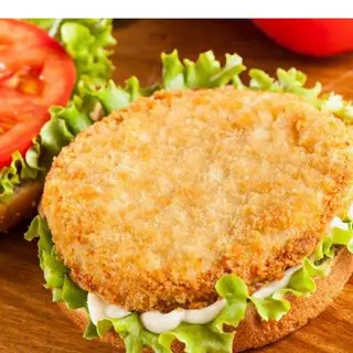Hamburguesa crispy chicken,lechuga y papas fritas