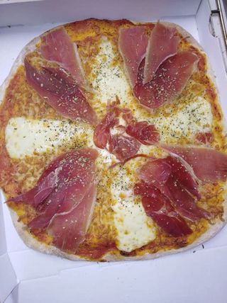 Pizza Casera Titos (Mediana)