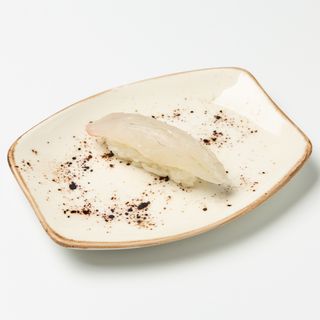 Lubina nigiri (1 pza.)