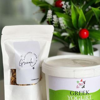 330ml sweetened greek yogurt & granola