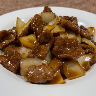 56A. Ternera con cebolla