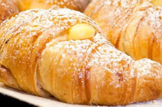 Croissant alla crema