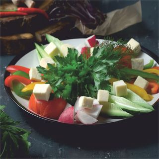 Ассорти из свежих овощей