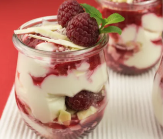 Fruta De Temporada En Salsa De Tres Leches