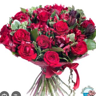 Bouquet fiori rossi misti medio