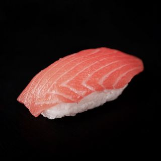 Нігірі з копченим лососем 1шт