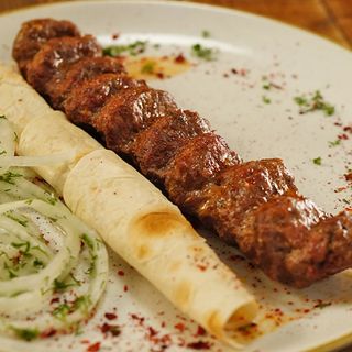 Люля-кебаб зі свинини та телятини з сиром сулугуні (220 г)