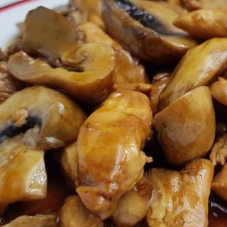 Pollo Con Champiñón
