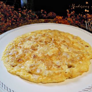 Tortilla francesa con atun y cebolla 