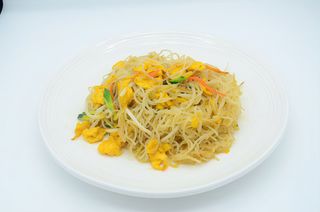 48 Spaghetti di riso con carne e verdure