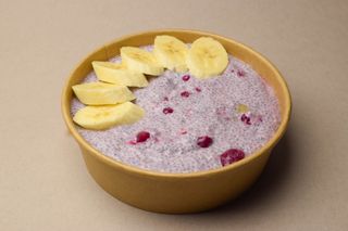 Čia puding sa bananom i malinom