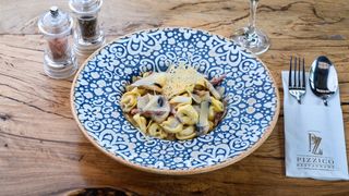 Tortellini panna prosciutto e funghi