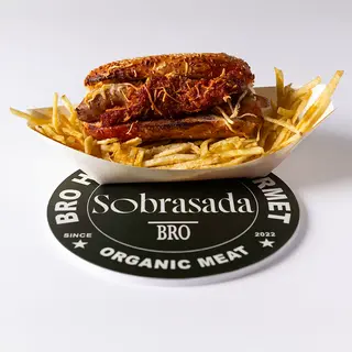 Hot dog de cerdo con sobrasada y brie