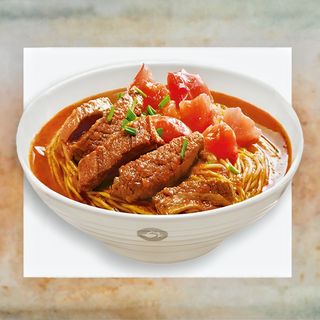 Spaghetti con scamone di bovino