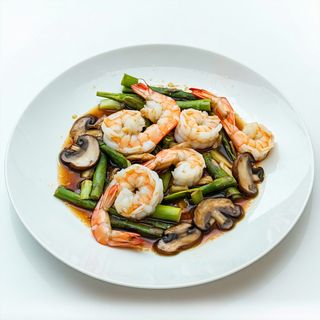 Creveţi cu bambus şi ciuperci