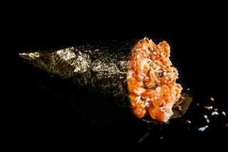 Temaki de Salmão Braseado