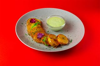 Печена картопля (200/40г)