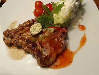 Ceafă de porc la grătar