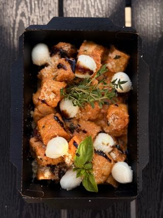 Галушки з в'ялиними томатами та моцарелою