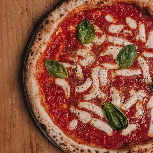 PIZZA MARGHERITA AFFUMICATA.