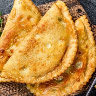 Комбо XL 3 чебуреки (мясо XL, мясо-сир XL, курка-грибиXL )