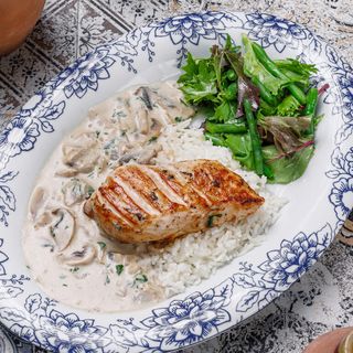 Фрикассе из курицы и грибов/ Fricassee de pui și ciuperci