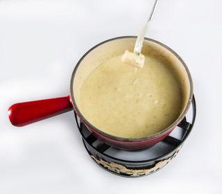 Mezcla Para Fondue Suiza "Moitié-Moitié" X 2 Pers 500 Gr (peso bruto)