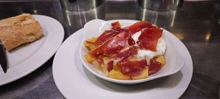 Huevos Rotos Con Jamón