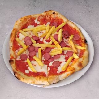 Pizza Wrustel Y Patata Frita (30 Cm.)