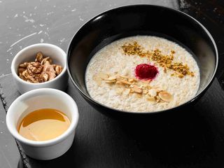 Вівсянка з бананом та медом на молоці 280/10/20г