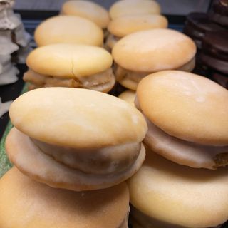 ALFAJOR CORDOBES RELLENO DE LOTUS