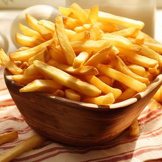 Patatine fritte, maionese e ketchup