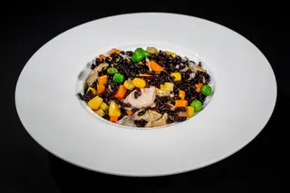 075. Arroz Negro Con Pollo