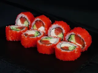 California z Łososiem (8szt) (300g)
