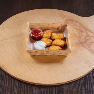 Zestaw nuggets 5szt, frytki 100g 